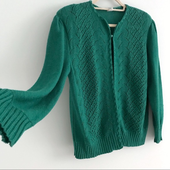 Vintage Statement Cardigan Sweater in Vibrant Kelly Green for the Holidays - Picture 4 of 7